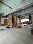 解体工事
室内の天井､間仕切壁､床を撤去。