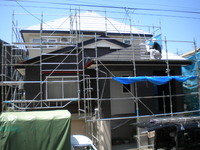工事中
屋根は遮熱塗料です。