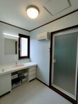 グラファイトヒーターはすぐに暖かくなるので予備暖房が必要ありません。使用時間も短いため電気代も気になりません。