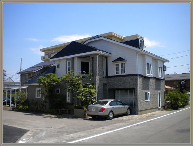 リフォーム　柏崎市　外壁塗装　外壁はりかえ　屋根塗装
塗装　小千谷　長岡　柏崎　ツーバイフォー　全面リフォーム
ツートン外壁　外壁張り分け　タイル調外壁　屋根塗装　施工前後写真
高級外壁　ツートン外壁(外壁塗装・張替リフォーム)