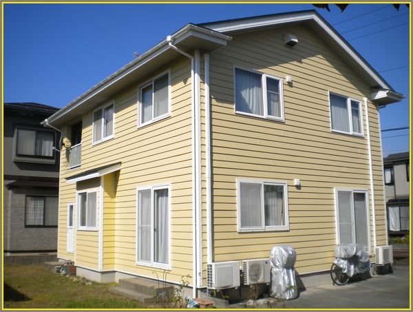 外壁塗装　塗装リフォーム　長岡市　長岡市リフォーム補助金　黄色い外壁　白サッシ　小千谷市　屋根塗装　玄関ドア塗装　遮熱塗料(外壁塗装・張替リフォーム)