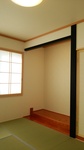 和室
市松模様の壁と網代模様の天井。
明るさと落ち着きのｽﾍﾟｰｽ。