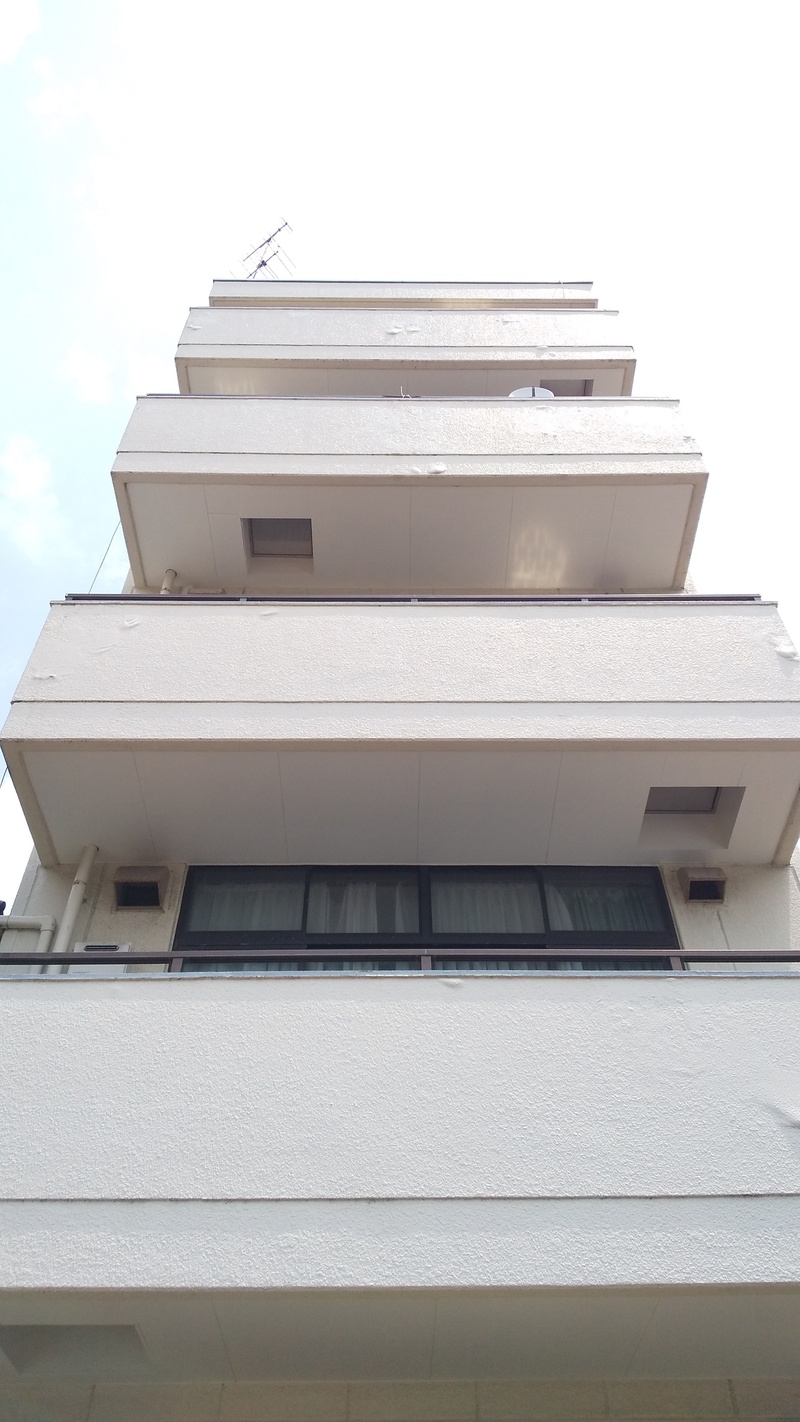 マンション避難口　ビル避難口　ベランダ避難口　非常用避難口　改修用避難口(マンションリフォーム)