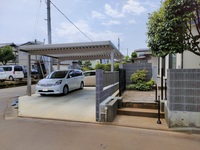 アプローチ
既存の階段､可動門扉､手摺をそのまま活かしながら、視界の開けたアプローチに。